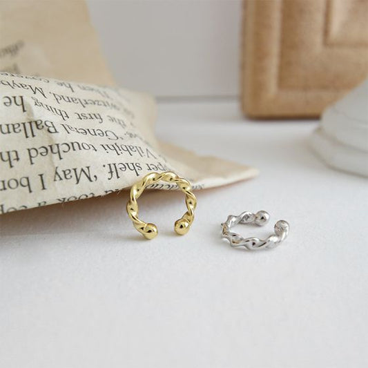 Mobius Twisted Non-Pierced Earring in 925 Sterling Silver (Single)