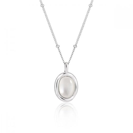 Oval White Shell Necklace in 925 Sterling Silver