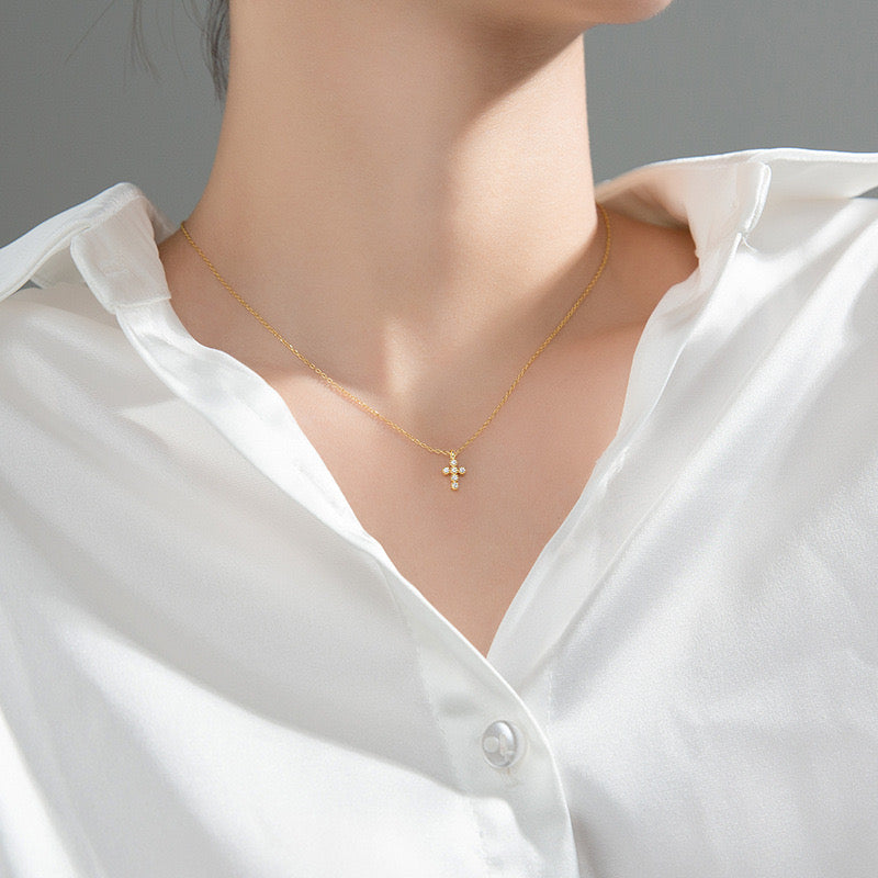 Sterling Silver Cubic Zirconia Cross Pendant Necklace