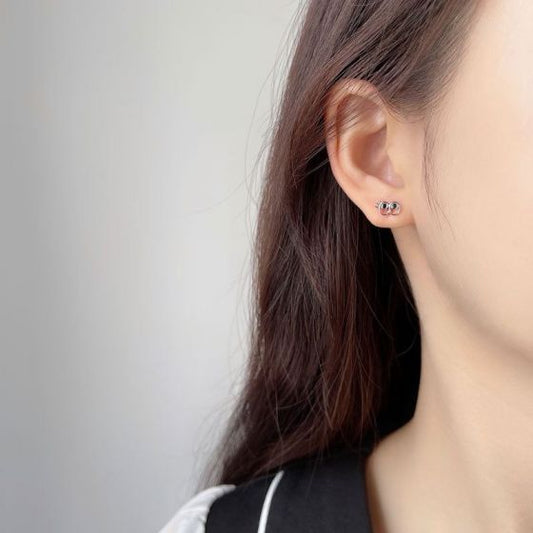 Asymmetrical Arrow Black Eye 925 Sterling Silver Stud Earrings