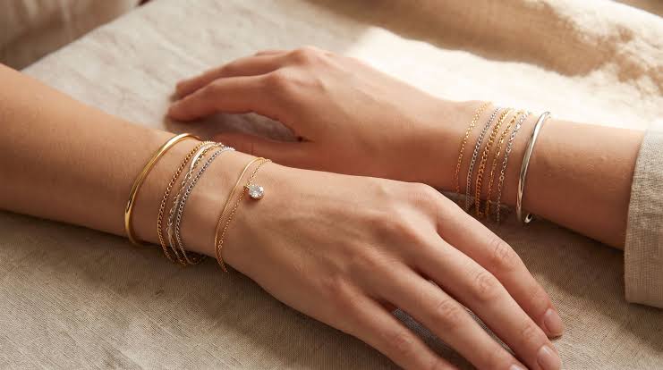 How to Choose the Perfect Bracelet Size for Your Wrist Shape