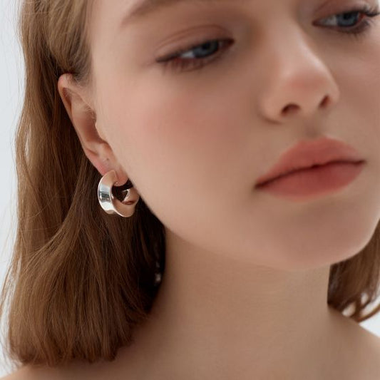Twisted C Hollow Chunky Hoop Earrings