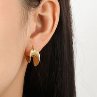 Irregular Thread Shell Hoop Earrings, 925 Sterling Silver