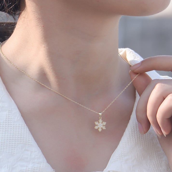 Cubic Zirconia Snowflake Pendant Necklace