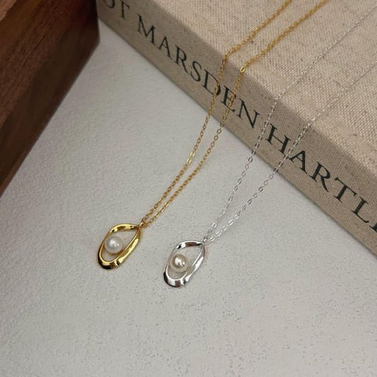 Irregular Pearl Necklace in 925 Sterling Silver