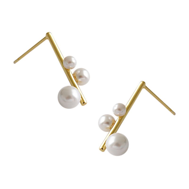 Shell Pearl Chandelier Stud Earrings