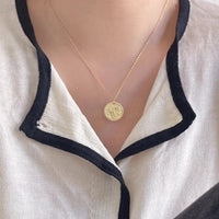 Round Relief Brave Lion Necklace in 925 Sterling Silver