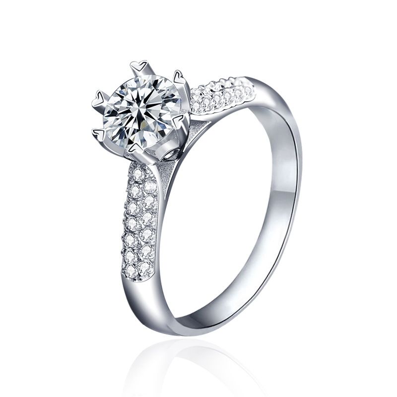 Six-Claw Round Moissanite Ring in 925 Sterling Silver