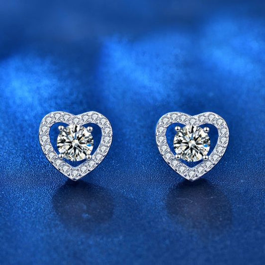 Four-Claw Heart Moissanite Stud Earrings