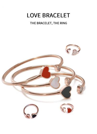 Peach Heart Open Bracelet in 18K Rose Gold