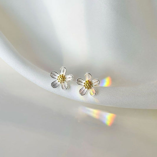 White Daisy S999 Sterling Silver Stud Earrings