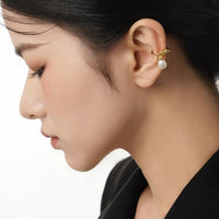 Holiday Oval Natural Pearl Twisted Non-Pierced Earring (Single)
