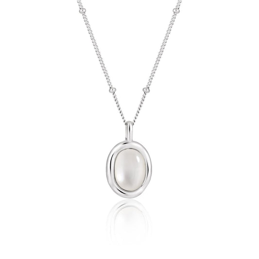 Oval White Shell Necklace in 925 Sterling Silver