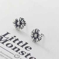 Vintage Daisy Sterling Silver Stud Earrings