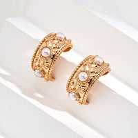 Sterling Silver Vintage Shell Pearl Earrings