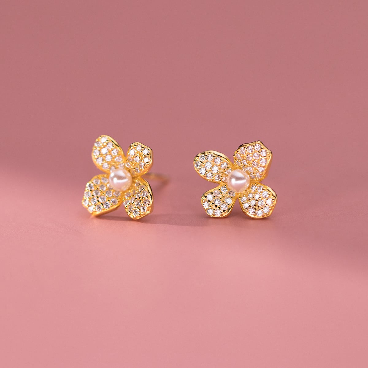 Sterling Silver Shell Pearl Flower Stud Earrings