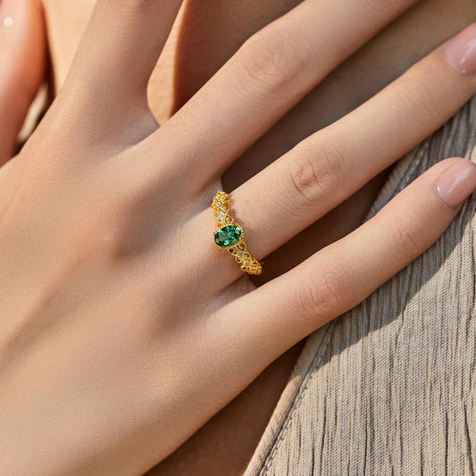 Vintage Oval Green Ring in Sterling Silver