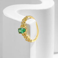 Vintage Oval Green Ring in Sterling Silver