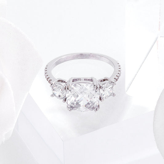 Modern Royal Elegance Ring
