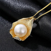 Round Freshwater Pearl in Crystal Shell 925 Silver Necklace