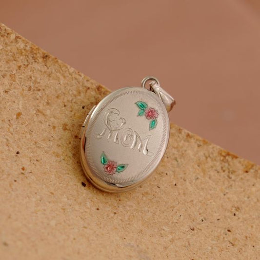 Oval Mom Locket Pendant in 925 Sterling Silver