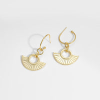 Ancient Roman Striped Fan Sterling Silver Earring (Single)